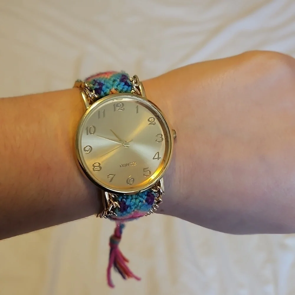 🪅 Artisanal Friendship Bracelet Watch